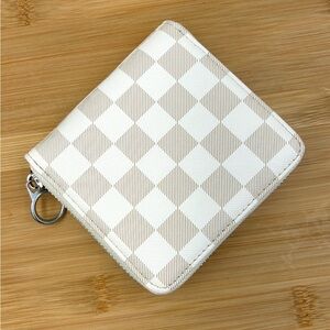 Urban Outfitters Checkered Zip Wallet Compact NWOT UO Zippy